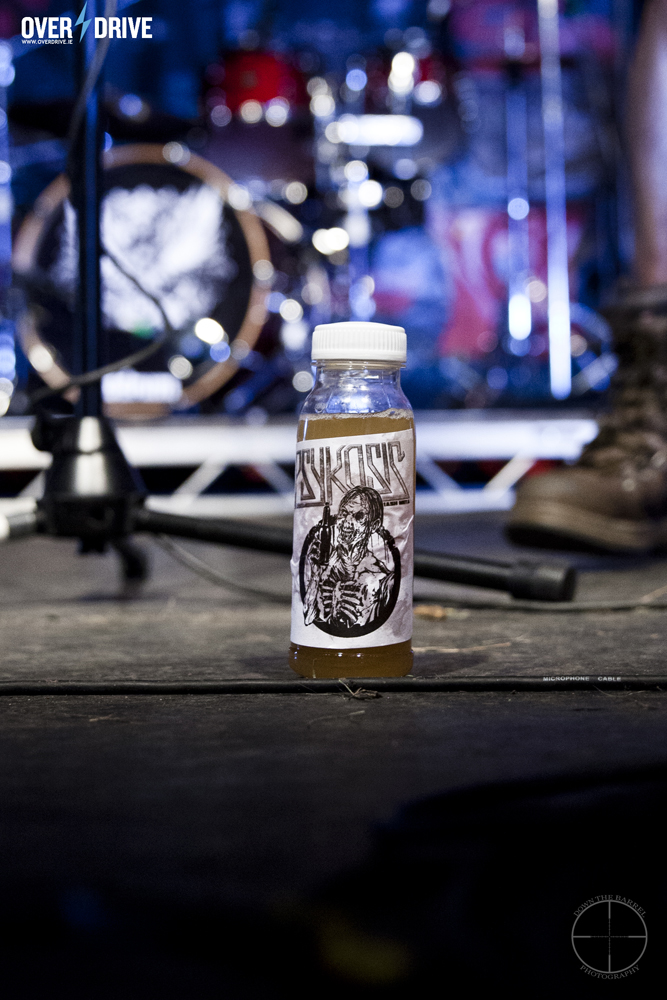 A bottle of piss, anyone? 