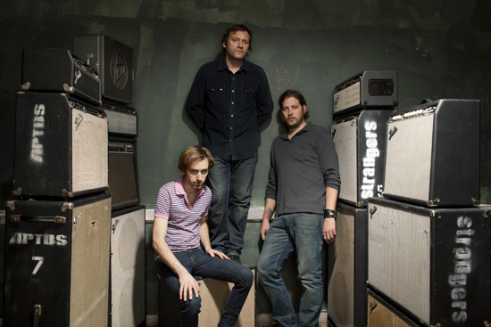 a_place_to_bury_strangers_large_1255962103_crop_550x367
