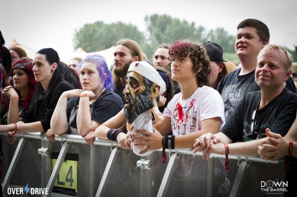 crowd1