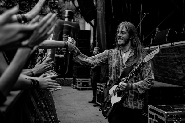 vintage caravan live shot