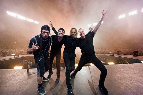 METALLICA BAND SHOT