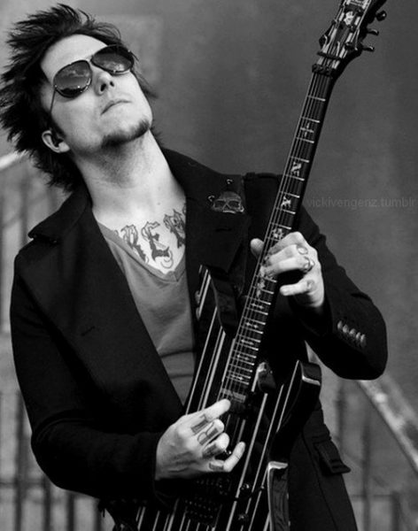 avenged-sevenfold-synyster-gates