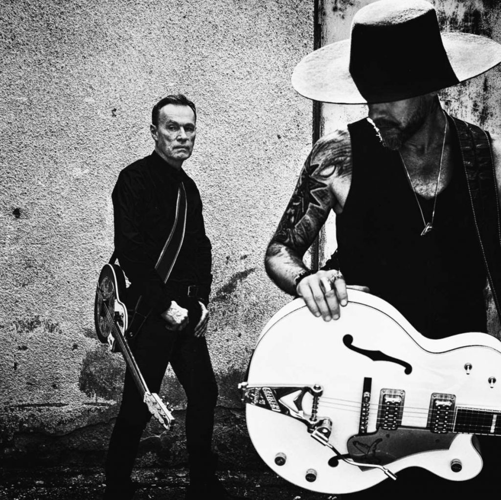 Nergal-i-John-Porter-z-1.-singlem-projektu-Me-And-That-Man_article