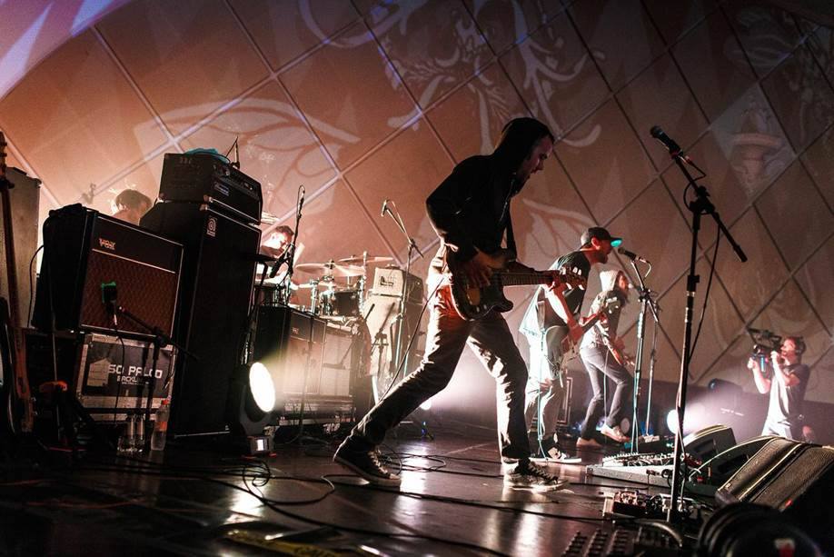 BRAND NEW LIVE